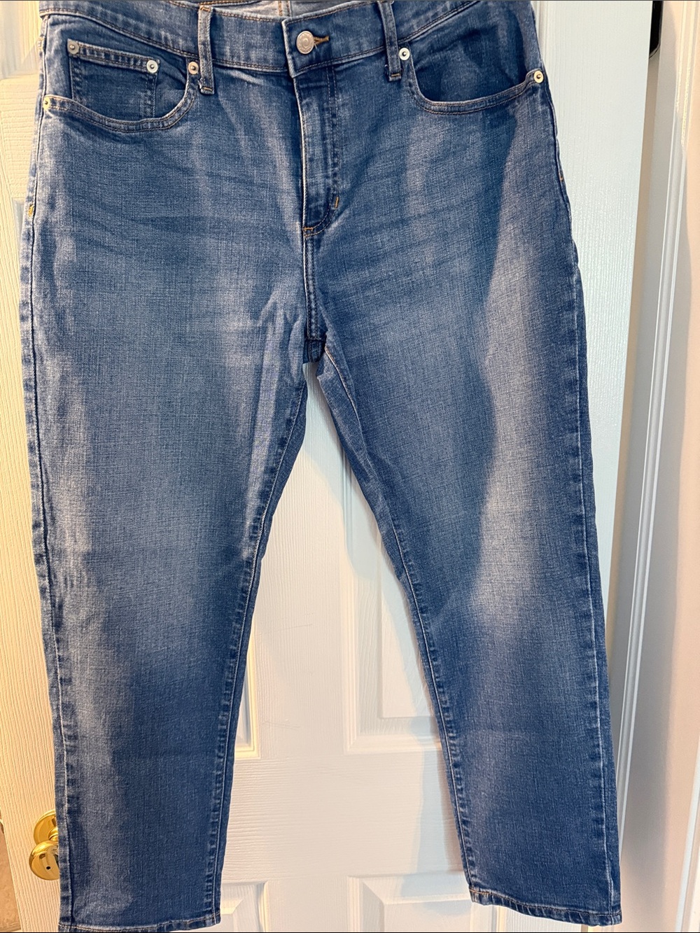 Banana Republic WomensMedium Blue Slim-Straight Jeans ankle length.